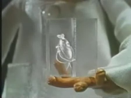 Кадр из мультфильма "Атомик и воротилы (Атомик в опасности)"