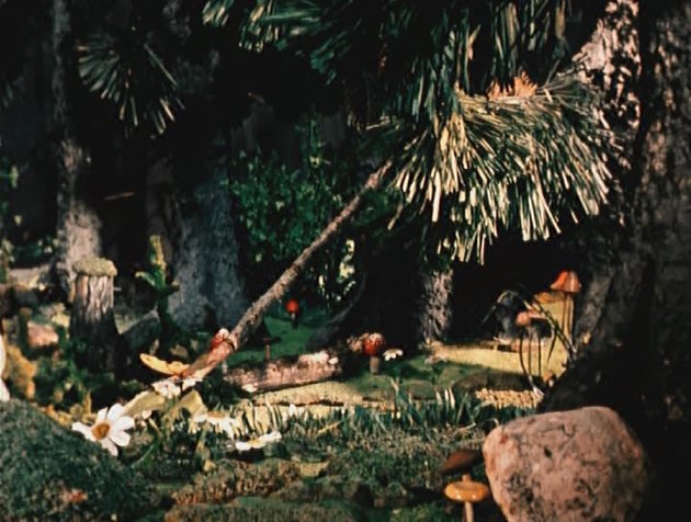 Кадр из мультфильма "Два жадных медвежонка"