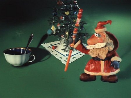 Кадр из мультфильма "Новогодняя песенка Деда Мороза"