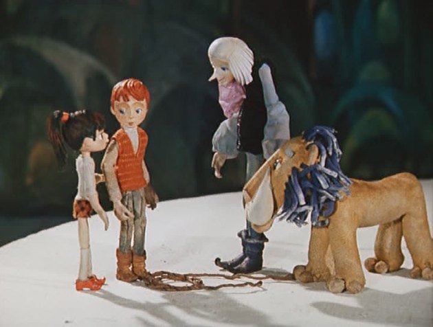 Кадр из мультфильма "Элли встречается с друзьями"